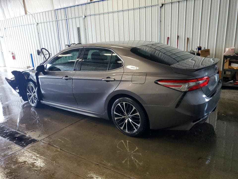 2018 TOYOTA CAMRY SE 2