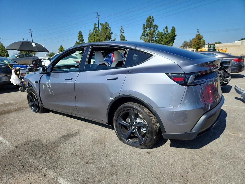2026 TESLA MODEL Y 2