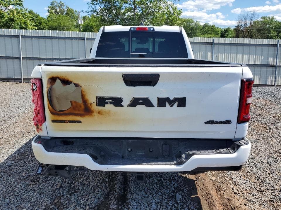 2025 RAM 1500 BIG HORN 6
