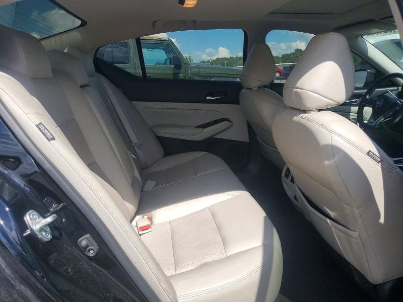 2021 NISSAN ALTIMA 10