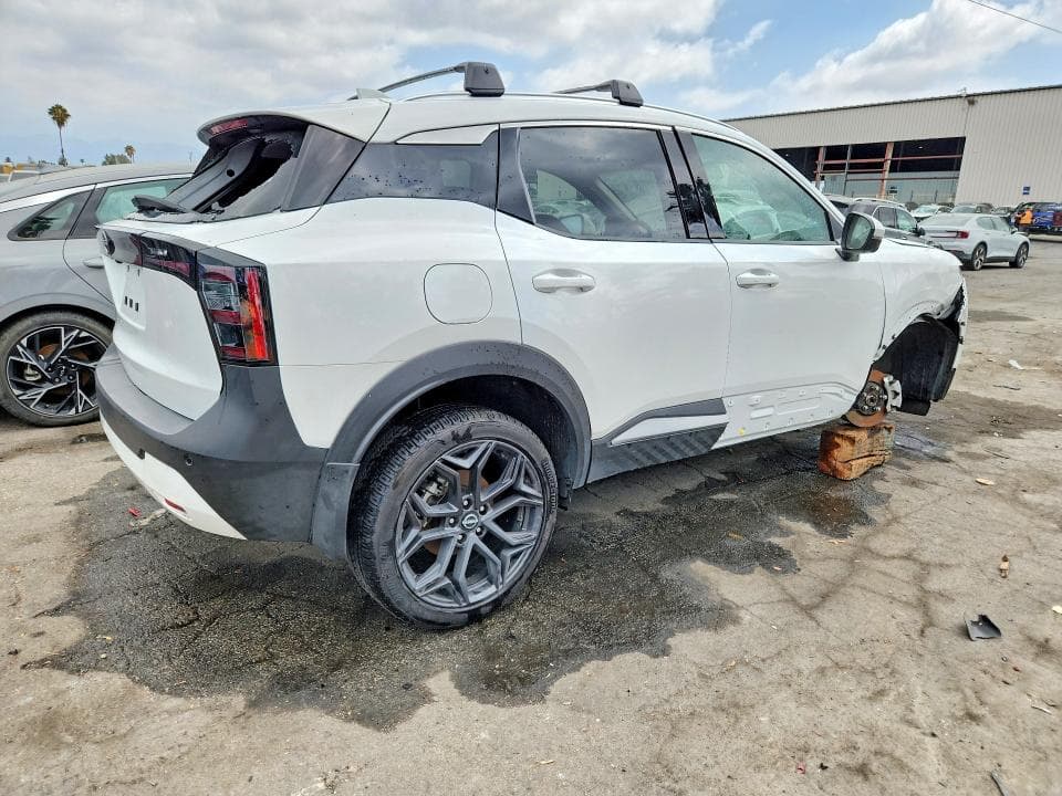 2025 NISSAN KICKS SR 3