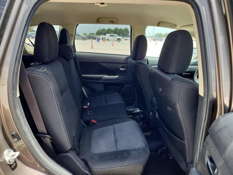 2017 MITSUBISHI OUTLANDER SE 11