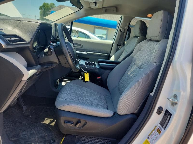 2022 TOYOTA SIENNA LE 7