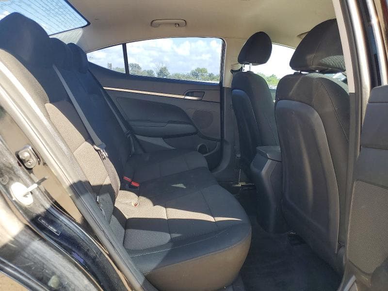 2020 HYUNDAI ELANTRA SE 10