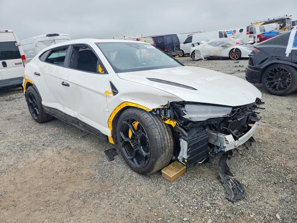 2024 LAMBORGHINI URUS PERFORMANTE 4