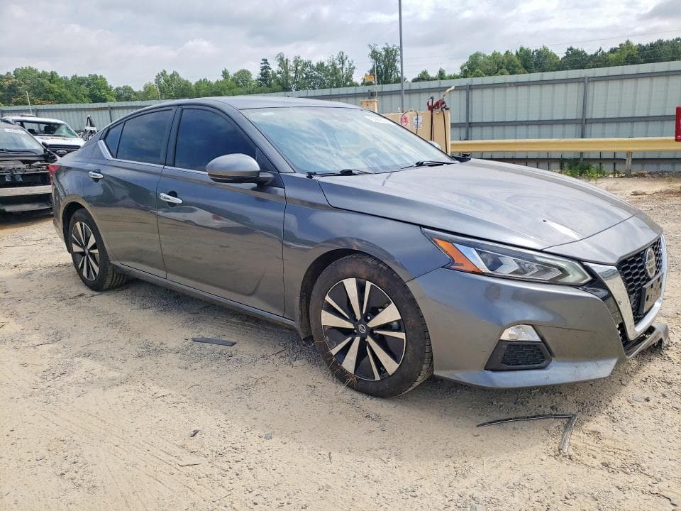 2021 NISSAN ALTIMA SV 4