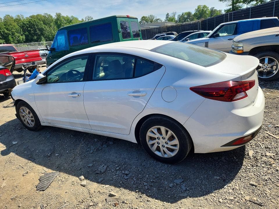 2019 HYUNDAI ELANTRA SE 2