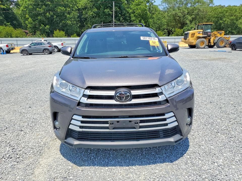 2017 TOYOTA HIGHLANDER LE PLUS 5