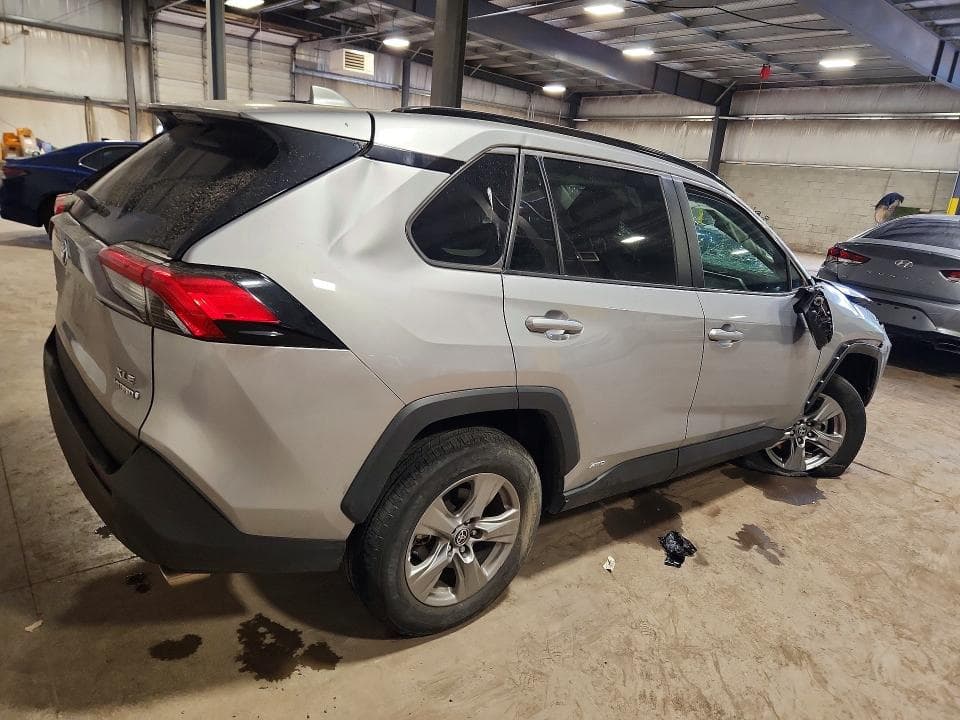 2023 TOYOTA RAV4 HYBRID XLE 3