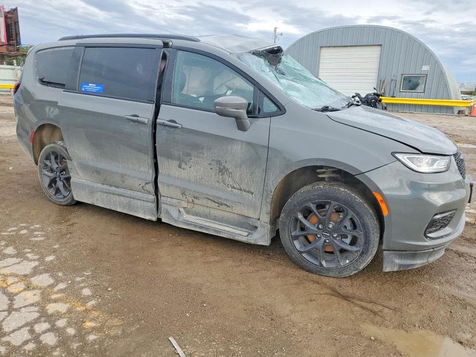 2022 CHRYSLER PACIFICA TOURING L 4