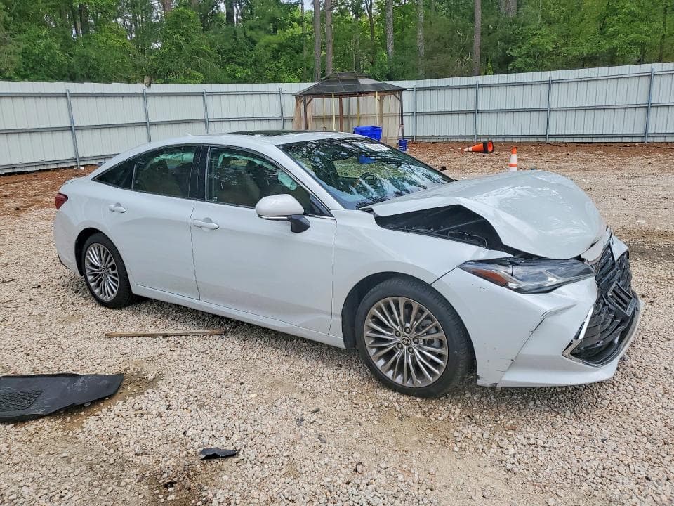 2022 TOYOTA AVALON LIMITED 4