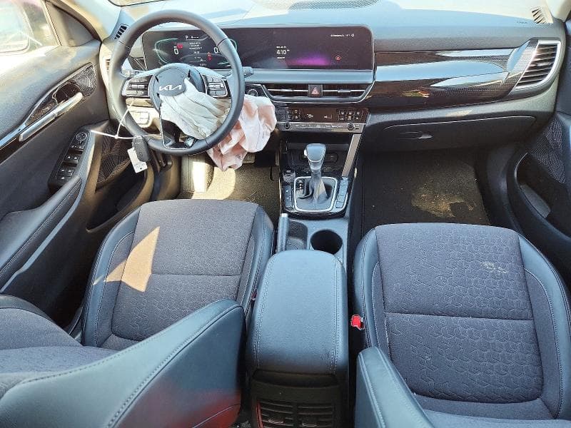 2025 KIA SELTOS S 8