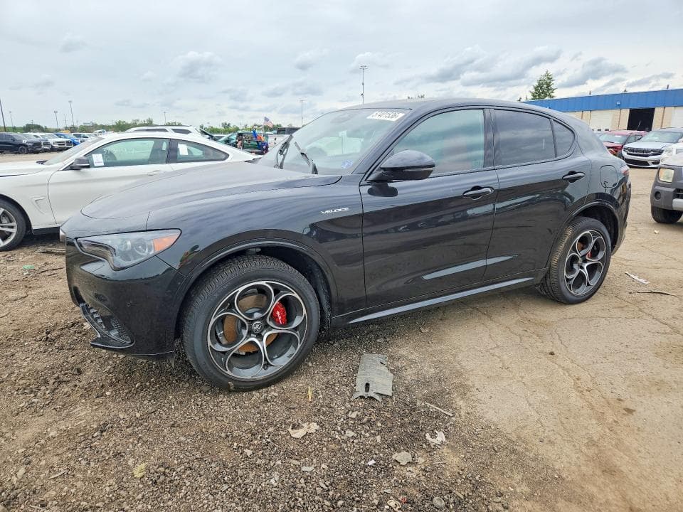 2025 ALFA ROMEO STELVIO BASE
