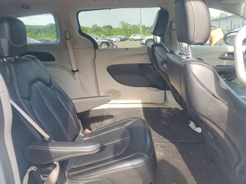 2023 CHRYSLER PACIFICA TOURING L 11