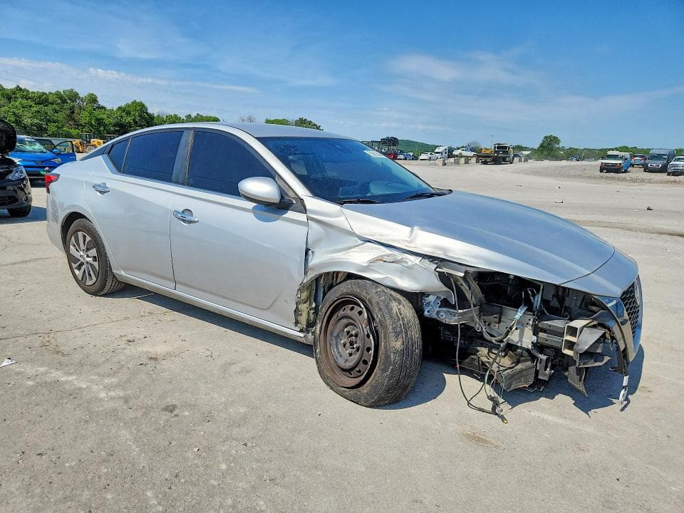 2021 NISSAN ALTIMA SV 4