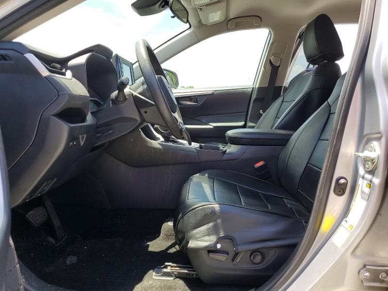 2020 TOYOTA RAV4 XLE 7