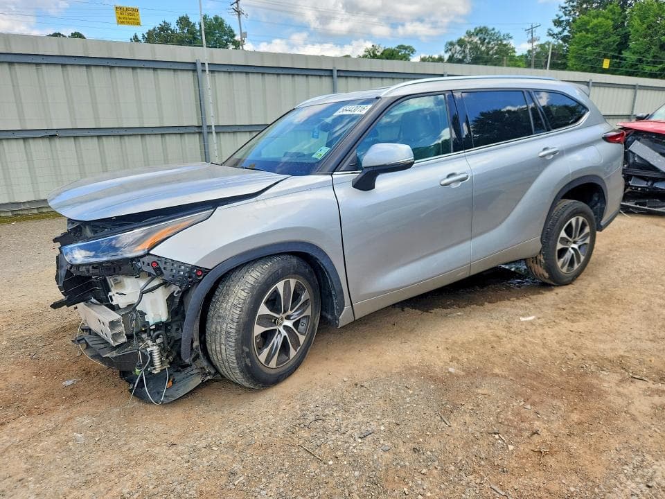 2021 TOYOTA HIGHLANDER XLE