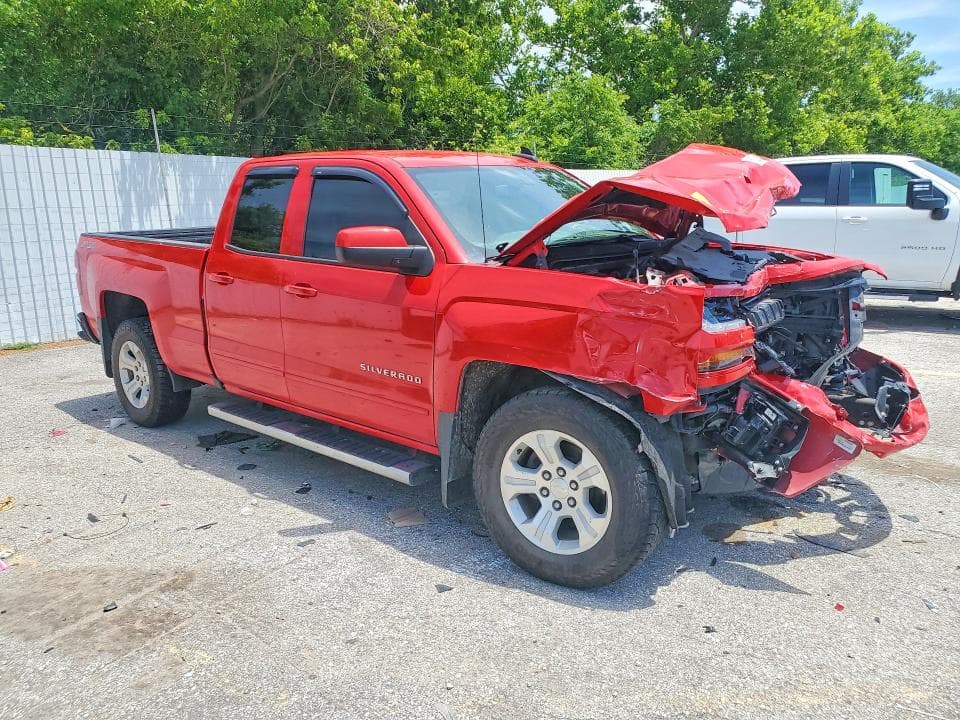 2017 CHEVROLET SILVERADO 4