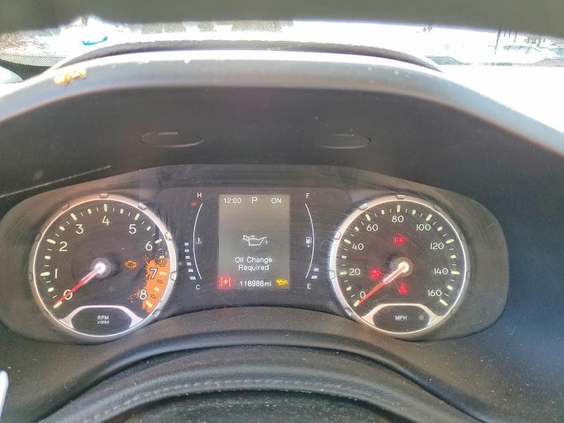 2017 JEEP RENEGADE SPORT 9