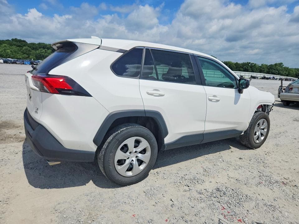 2023 TOYOTA RAV4 LE 3
