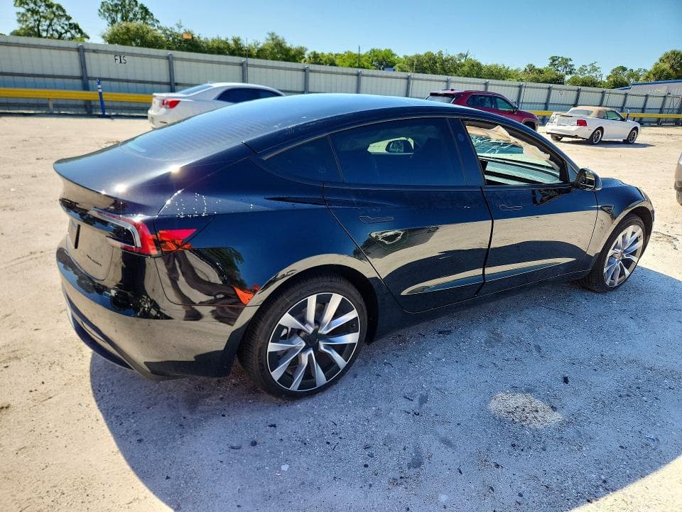 2026 TESLA MODEL 3 3