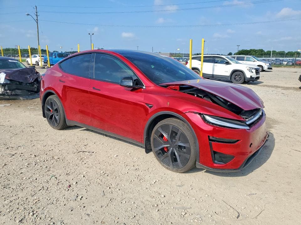 2026 TESLA MODEL Y 4