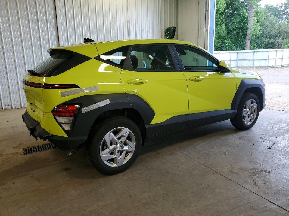 2024 HYUNDAI KONA SE 3