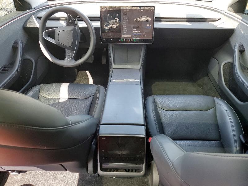 2025 TESLA MODEL 3 8