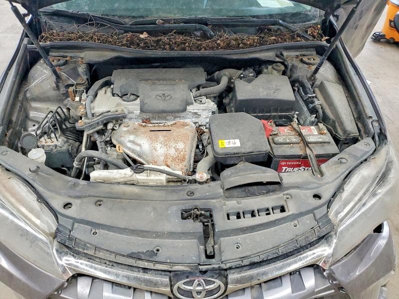 2017 TOYOTA CAMRY SE 11