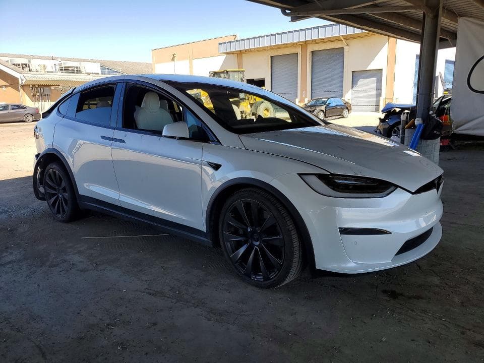 2023 TESLA MODEL X 4