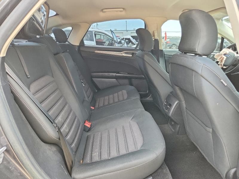 2017 FORD FUSION SE 10