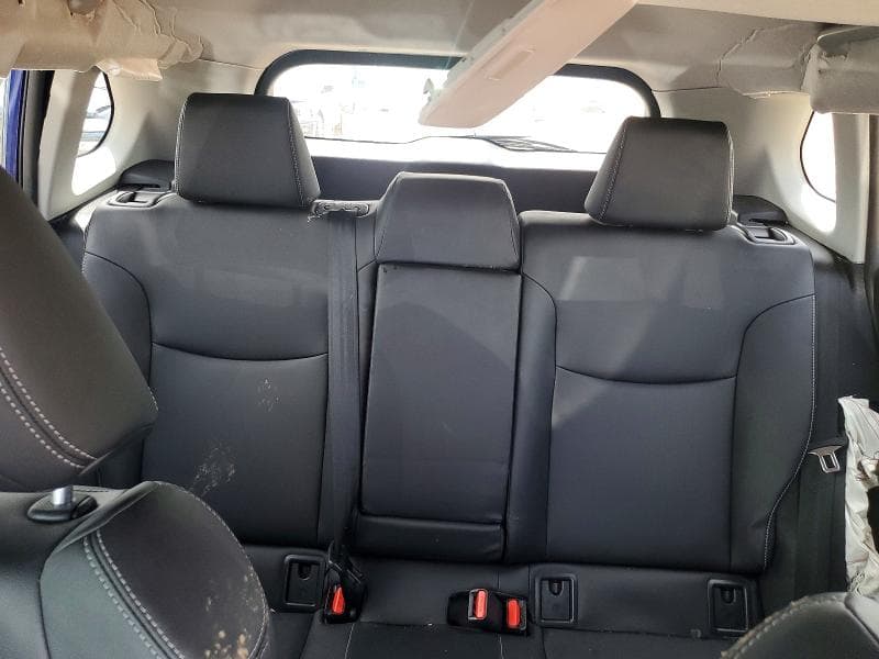 2024 TOYOTA COROLLA CROSS XLE 10