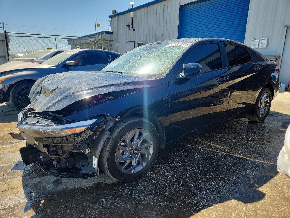 2024 HYUNDAI ELANTRA