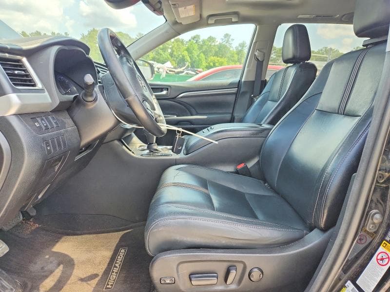 2017 TOYOTA HIGHLANDER SE 7
