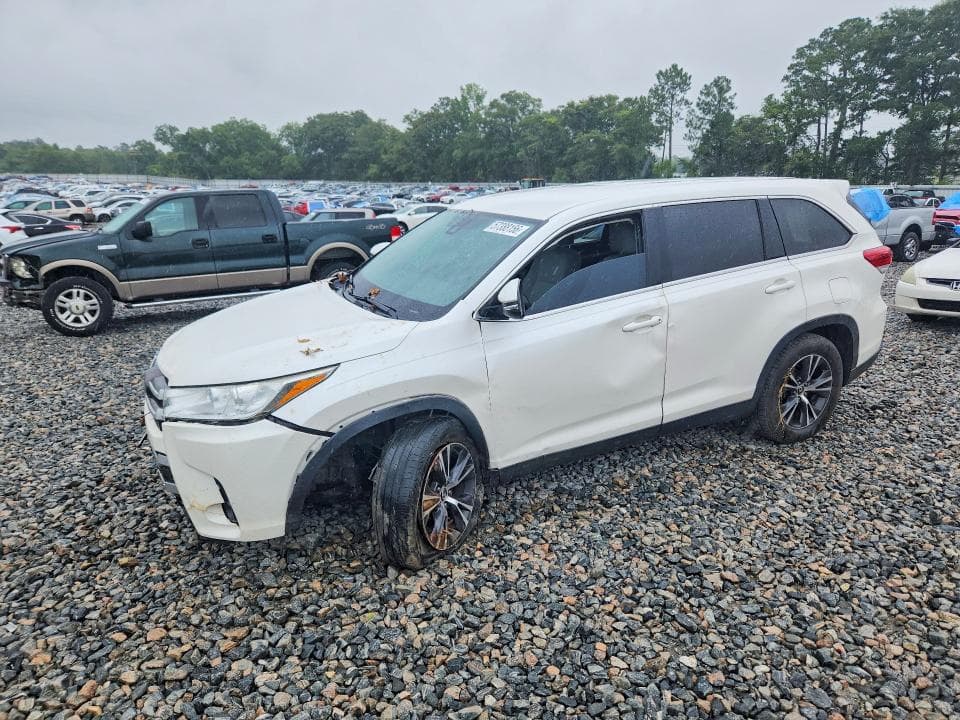 2019 TOYOTA HIGHLANDER LE - 1