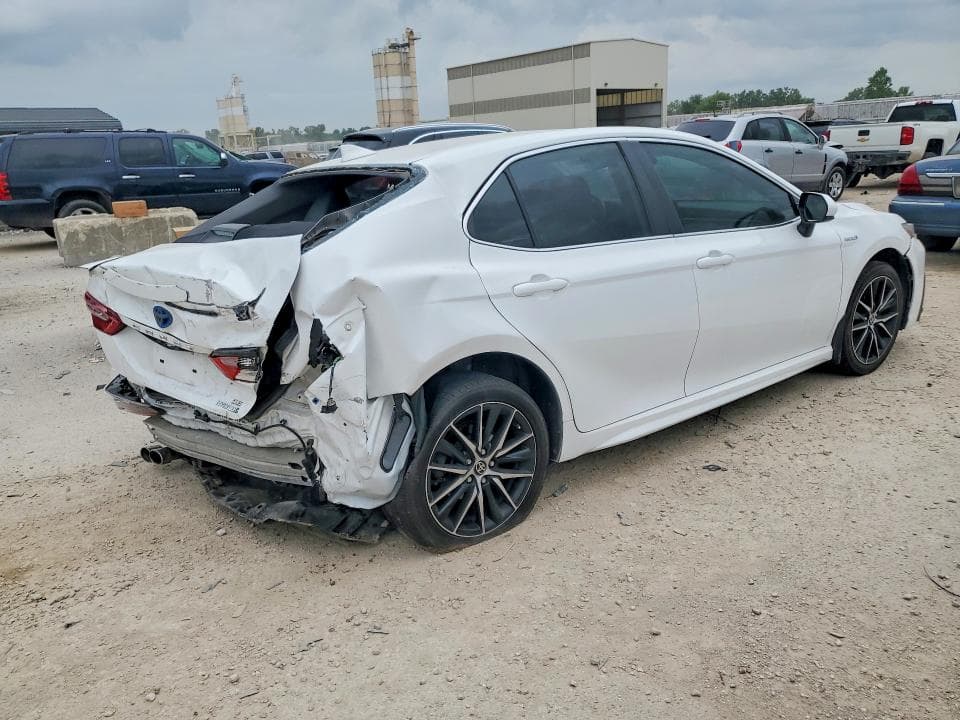 2021 TOYOTA CAMRY SE 3