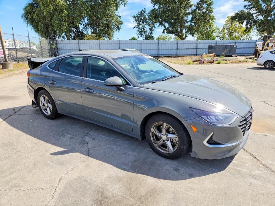 2022 HYUNDAI SONATA SE 4