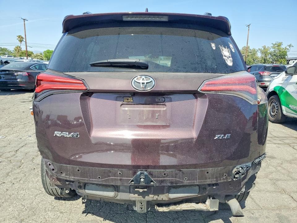 2017 TOYOTA RAV4 XLE 6