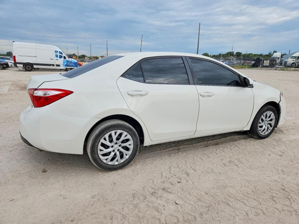 2017 TOYOTA COROLLA LE 3