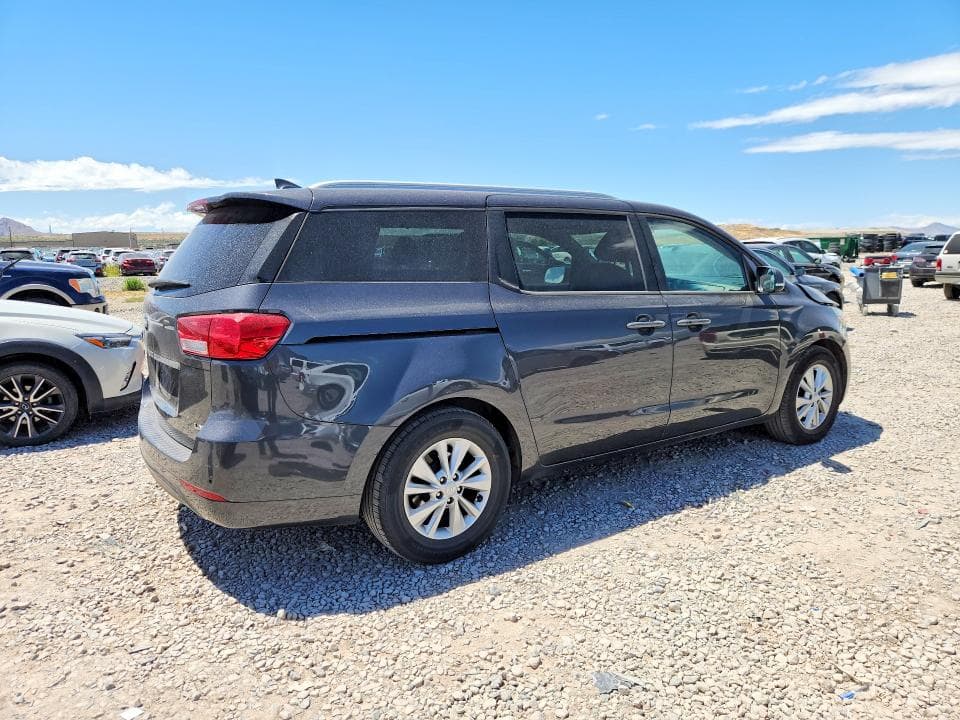 2017 KIA SEDONA 3