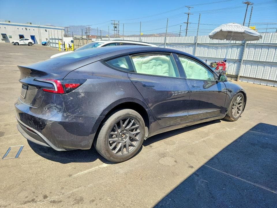 2025 TESLA MODEL 3 3