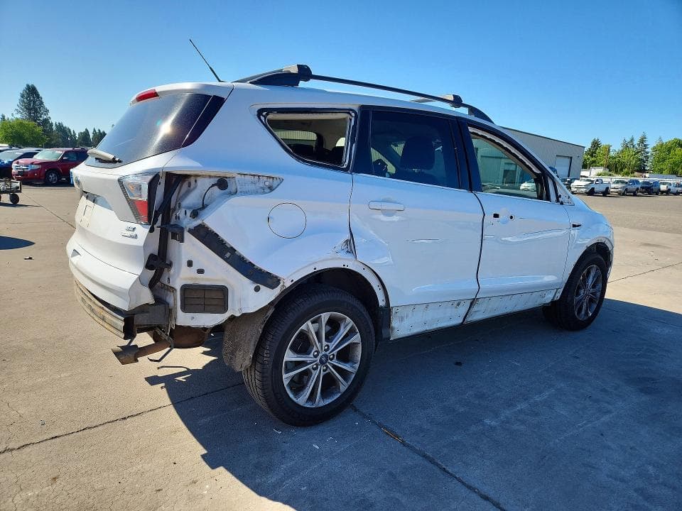 2017 FORD ESCAPE SE 3