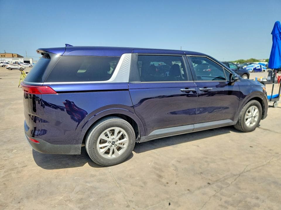 2023 KIA CARNIVAL LX 3