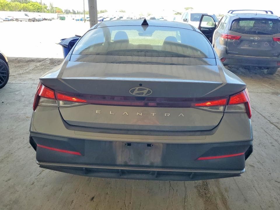 2024 HYUNDAI ELANTRA SEL 6