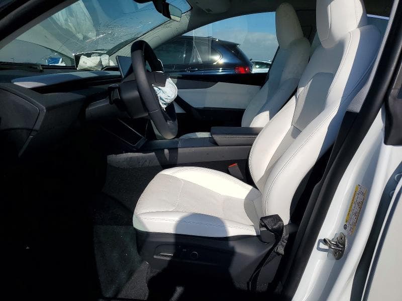 2026 TESLA MODEL Y 7
