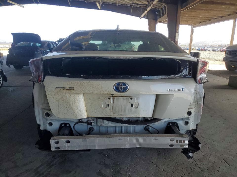 2017 TOYOTA PRIUS THREE 6