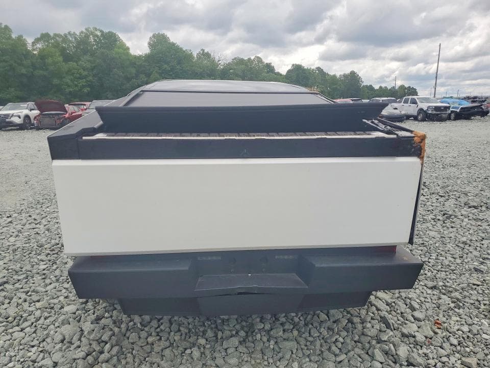2025 TESLA CYBERTRUCK 6