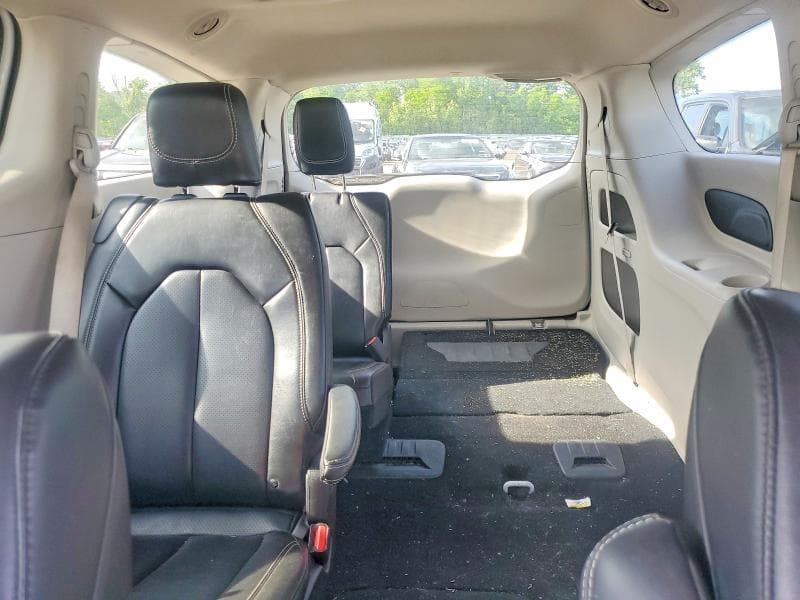 2023 CHRYSLER PACIFICA TOURING L 10