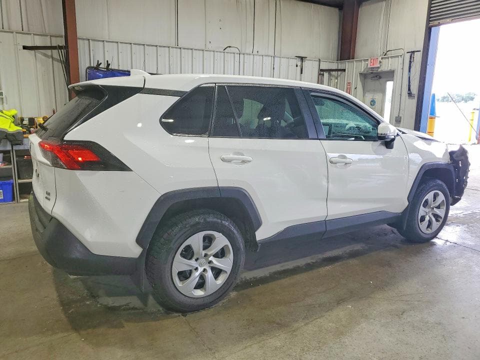 2024 TOYOTA RAV4 LE 3