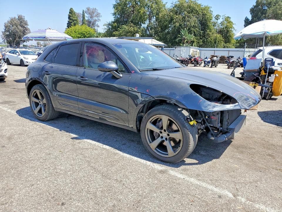 2023 PORSCHE MACAN BASE 4